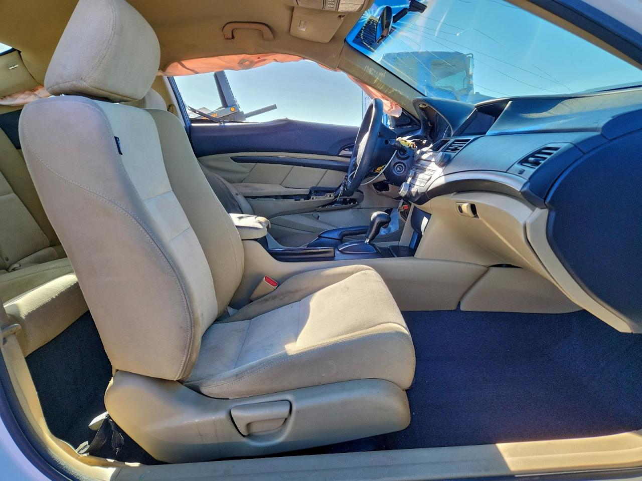 2010 HONDA ACCORD LX photo 7