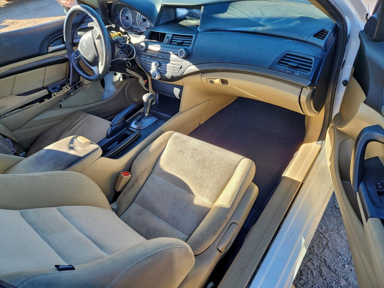 2010 HONDA ACCORD LX photo 8