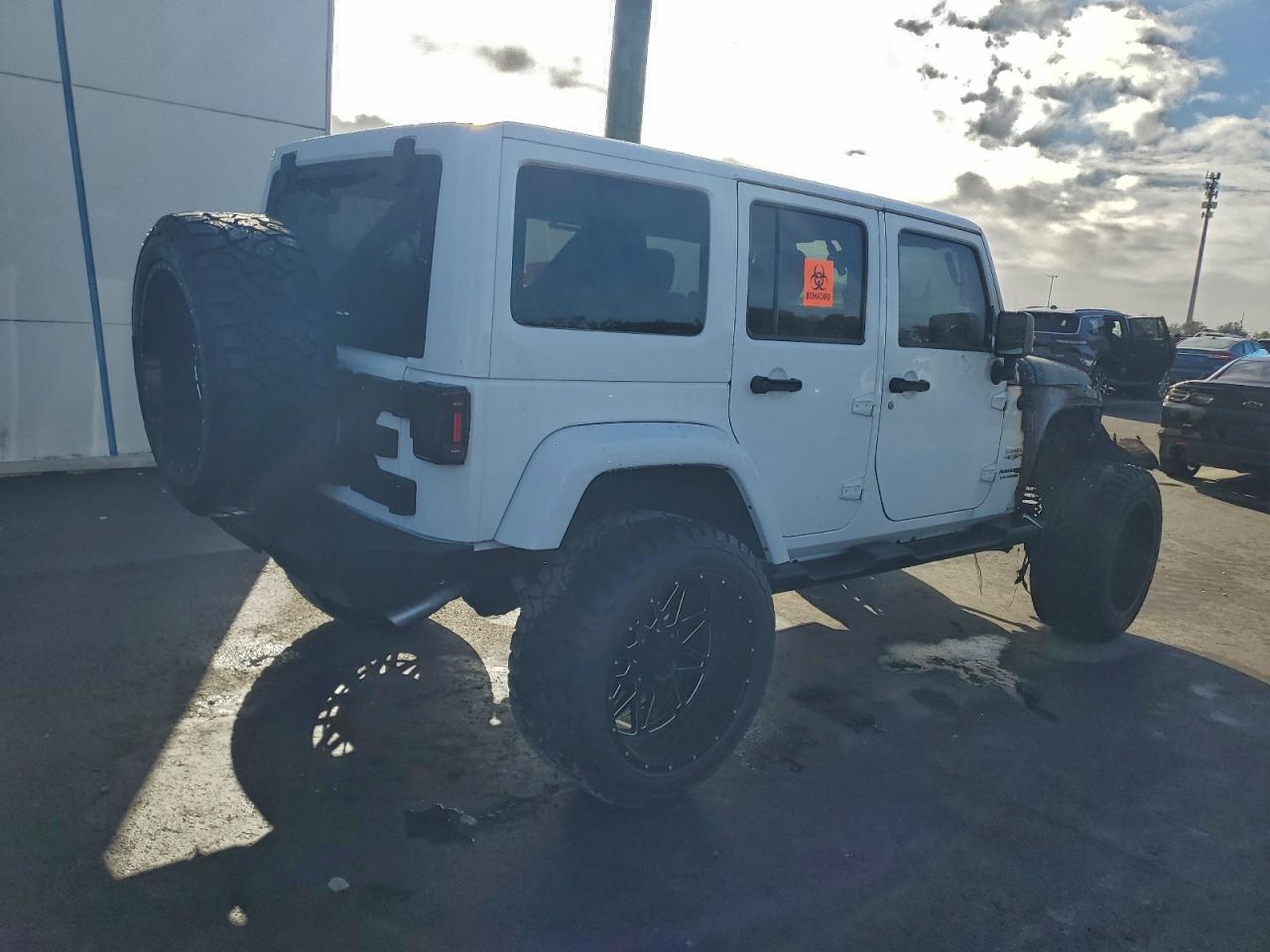 2018 JEEP WRANGLER UNLIMITED SAHARA photo 3
