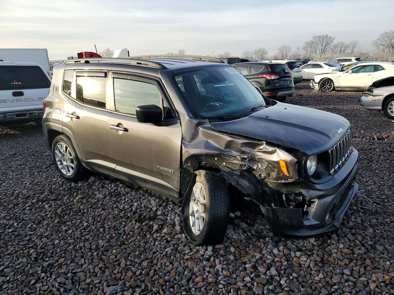 2019 JEEP RENEGADE LATITUDE photo 4