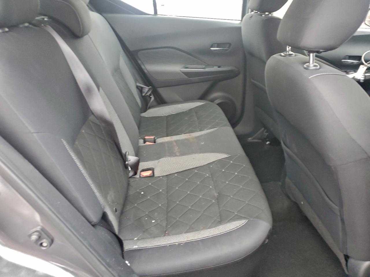 2019 NISSAN KICKS S photo 28