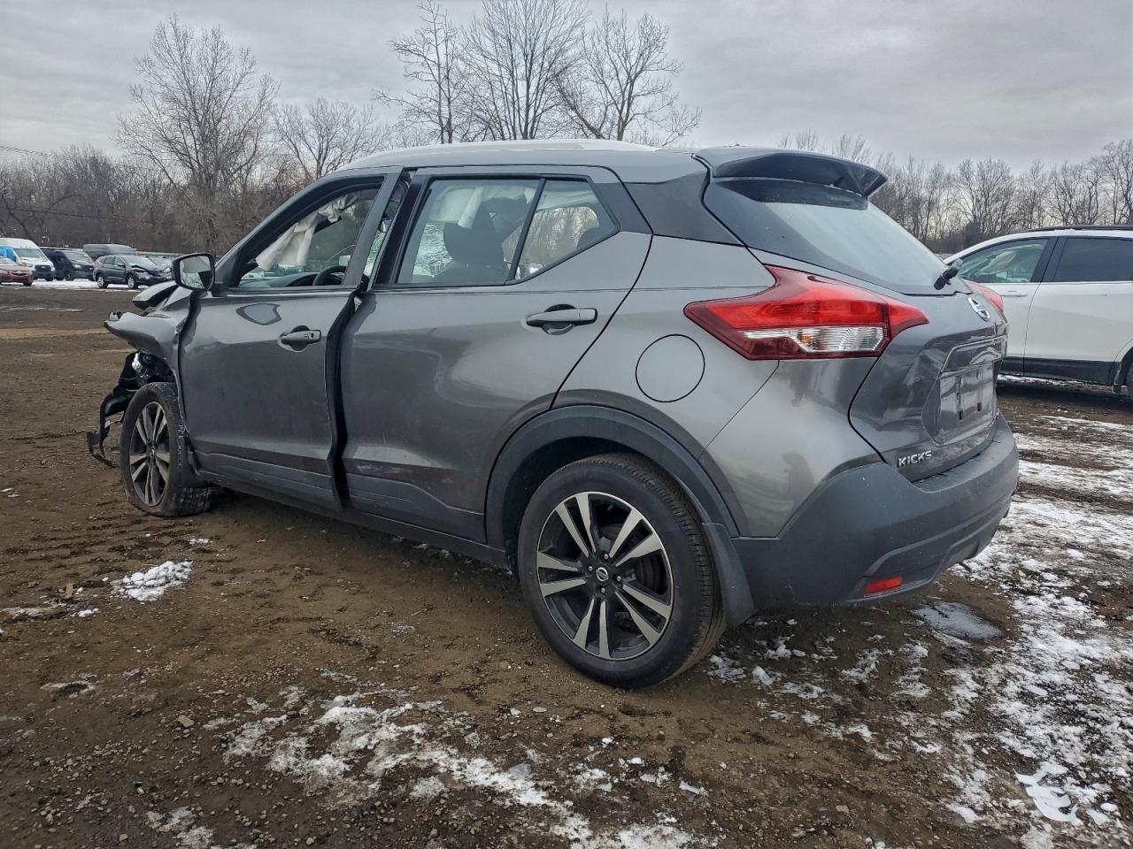 2019 NISSAN KICKS S photo 4