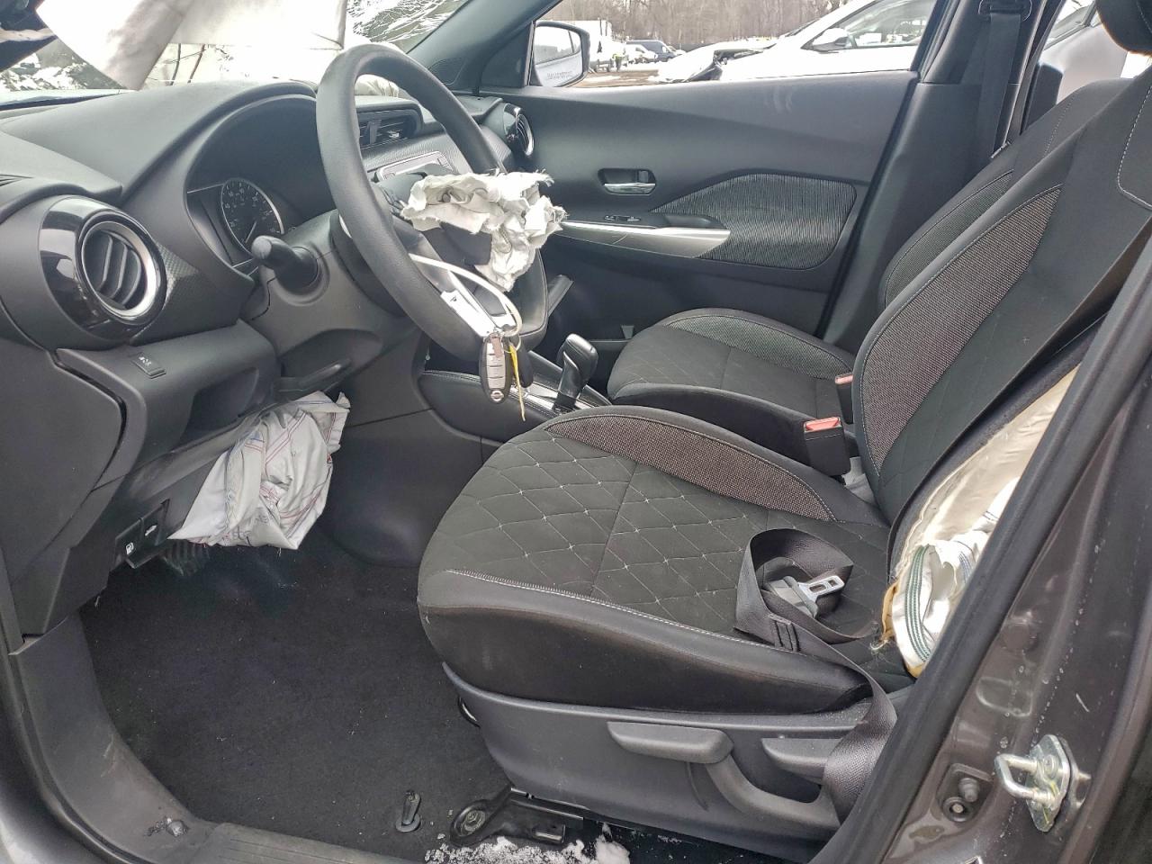 2019 NISSAN KICKS S photo 19
