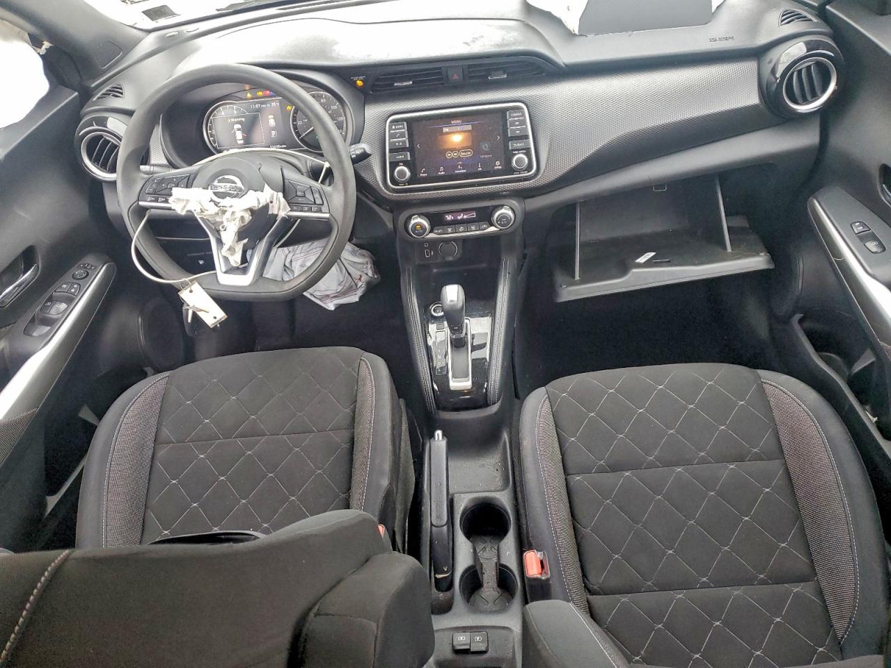 2019 NISSAN KICKS S photo 22