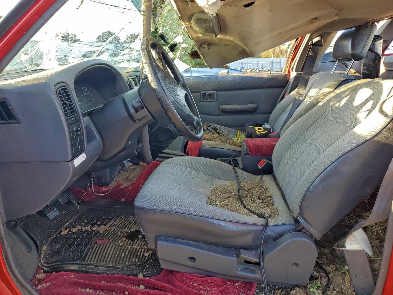 1995 NISSAN TRUCK KING CAB XE photo 19