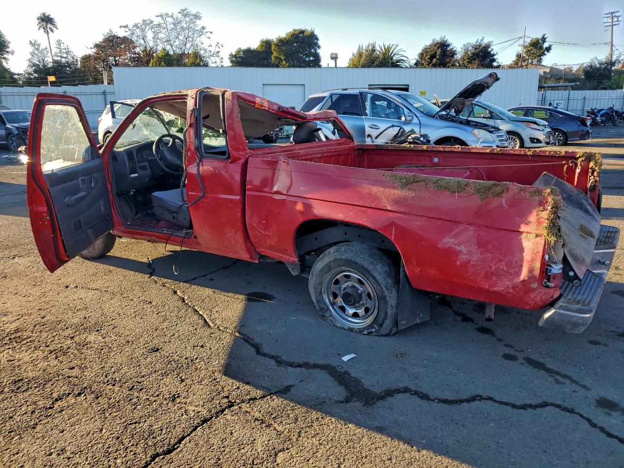 1995 NISSAN TRUCK KING CAB XE photo 4