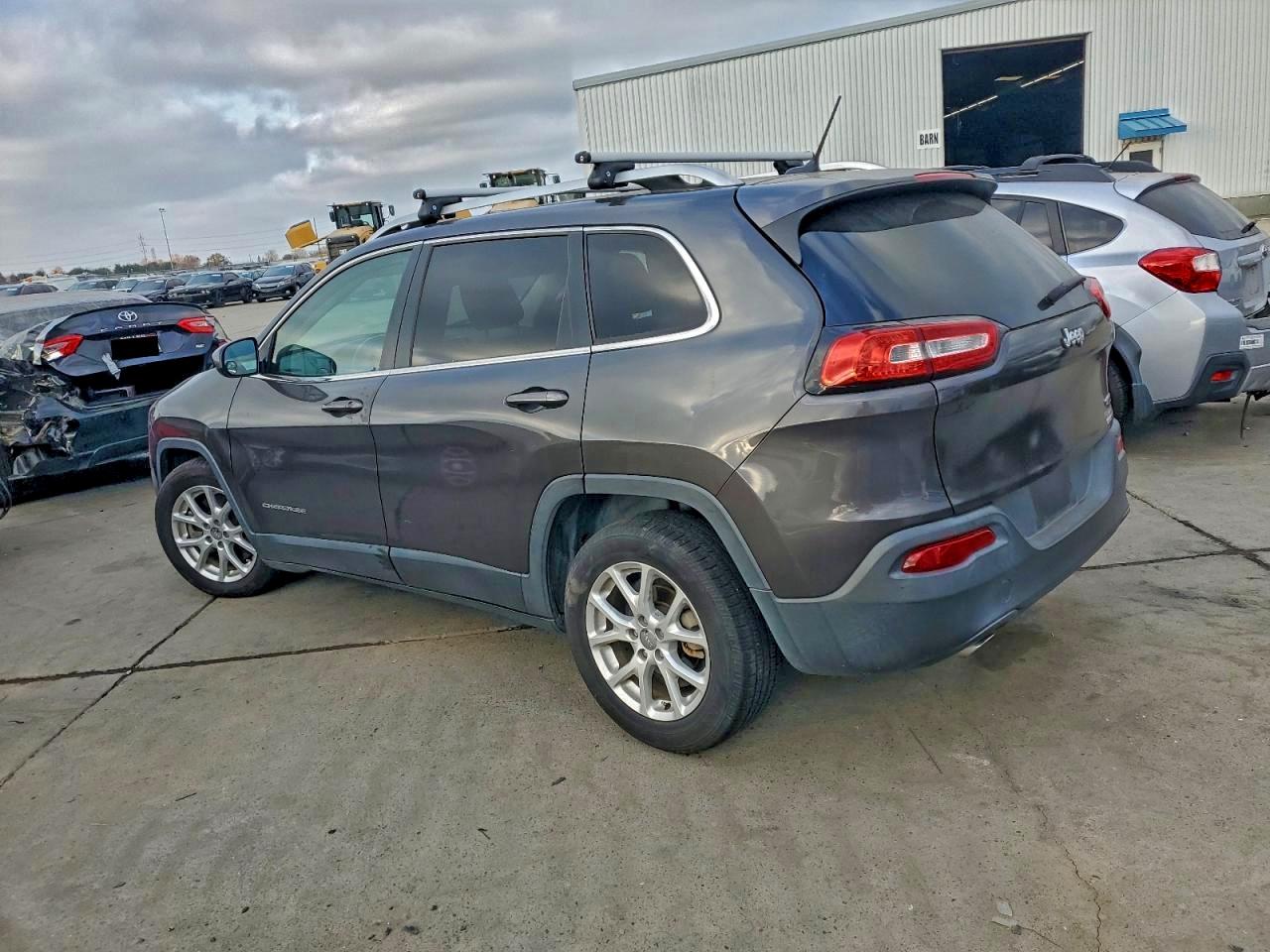 2014 JEEP CHEROKEE LATITUDE photo 3
