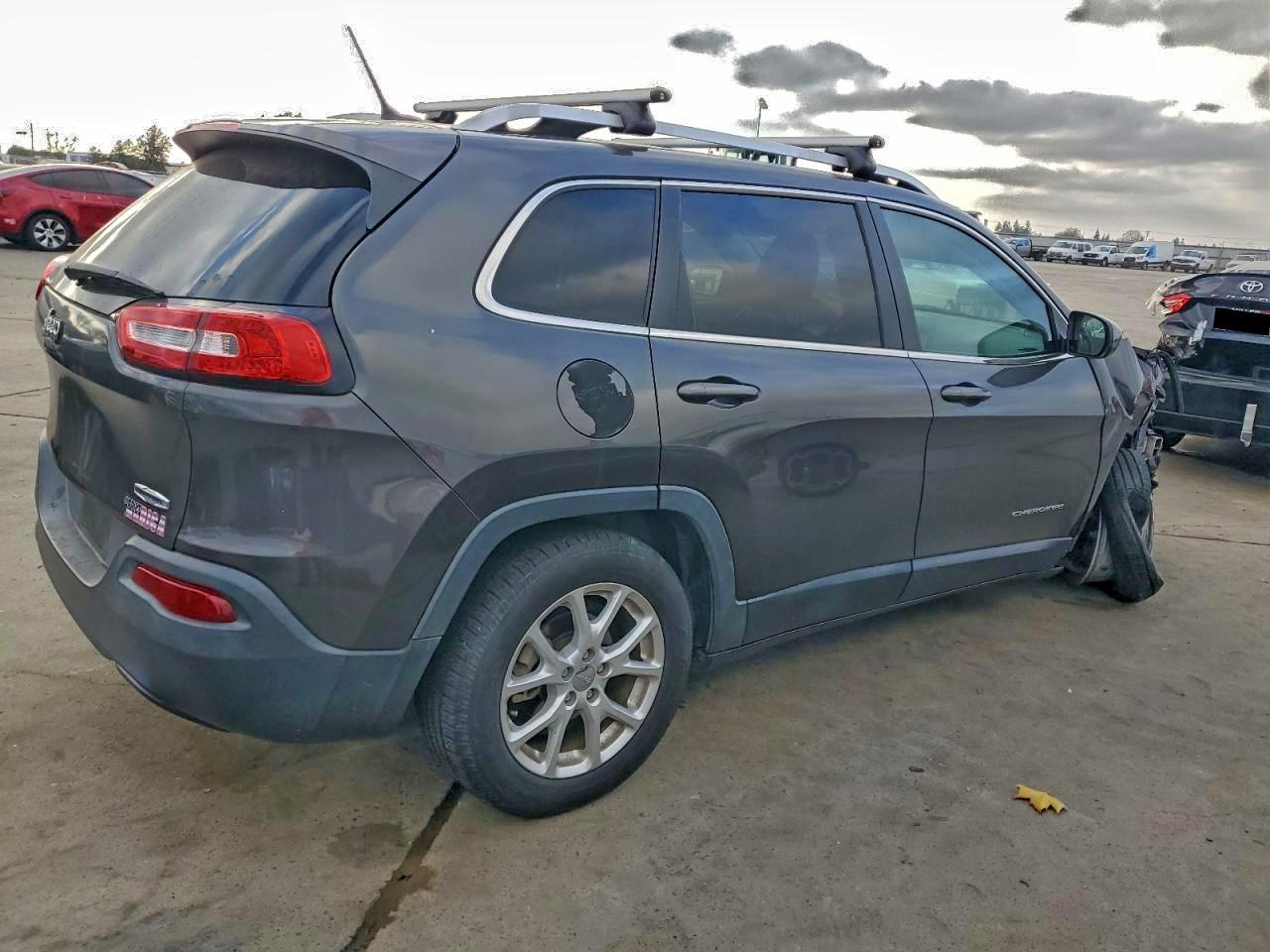 2014 JEEP CHEROKEE LATITUDE photo 5