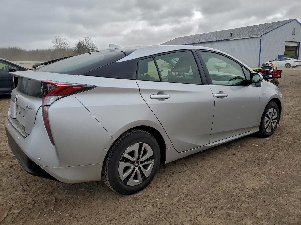2018 TOYOTA PRIUS photo 5