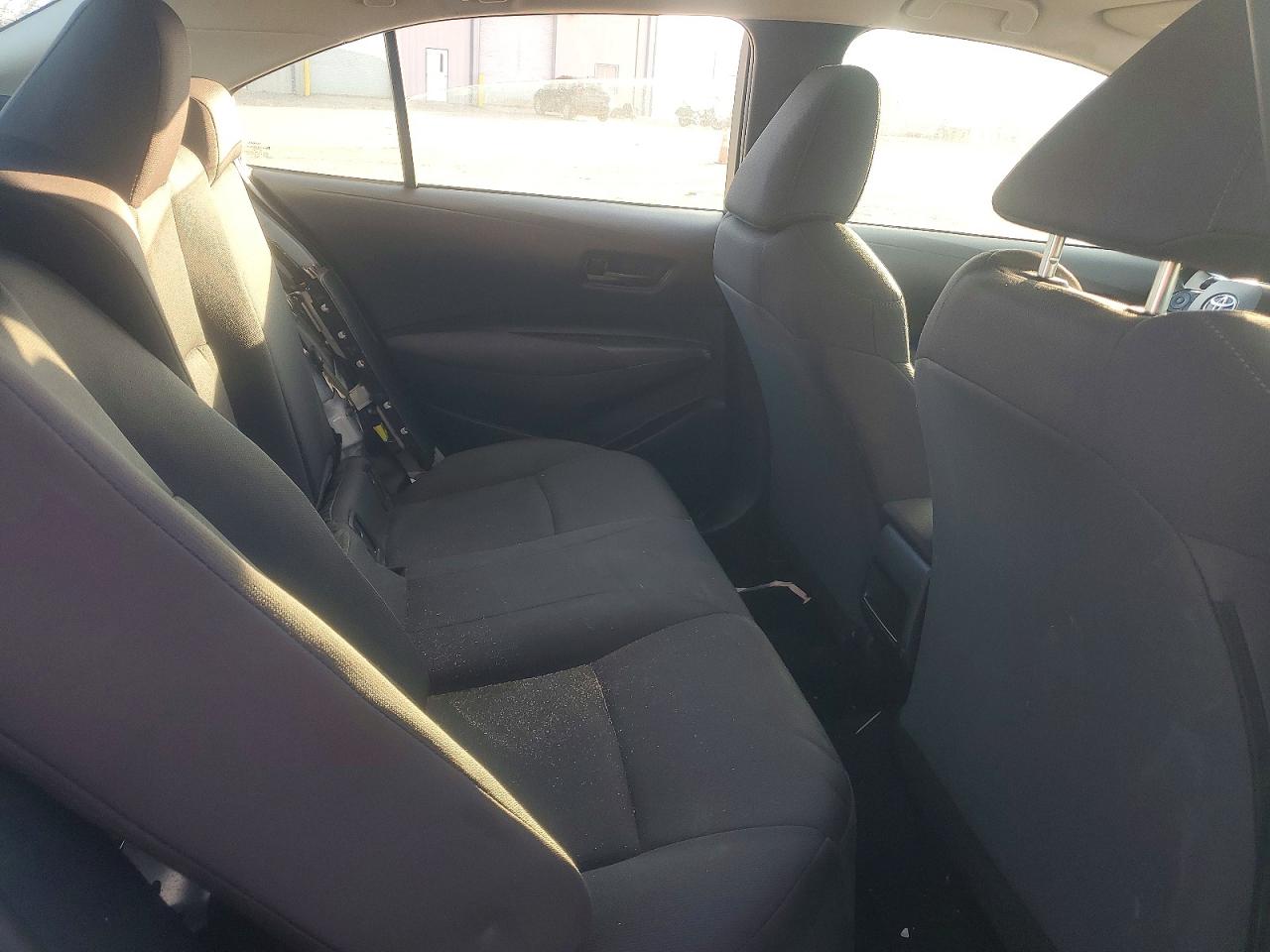 2022 TOYOTA COROLLA LE photo 37