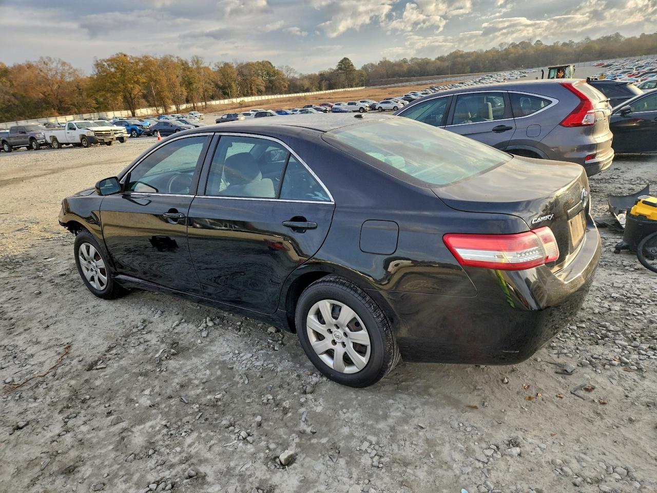 2011 TOYOTA CAMRY BASE photo 3