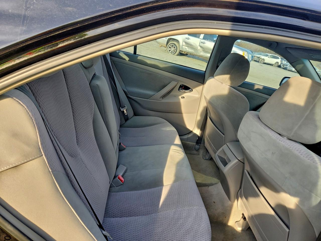 2011 TOYOTA CAMRY BASE photo 19
