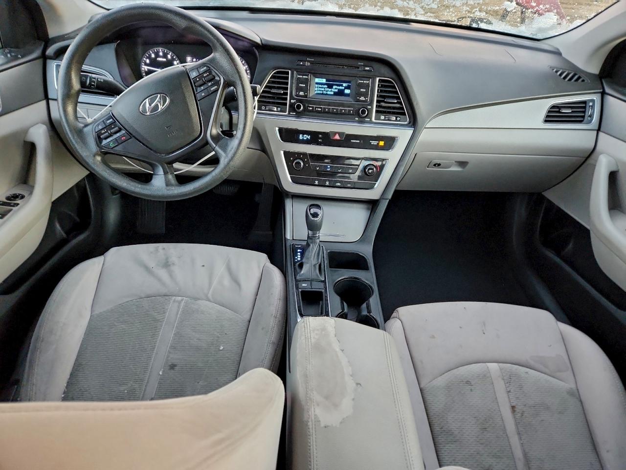 2015 HYUNDAI SONATA SE photo 22