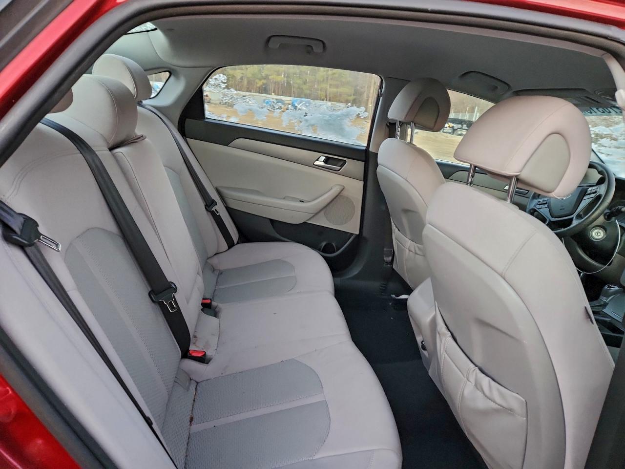 2015 HYUNDAI SONATA SE photo 28