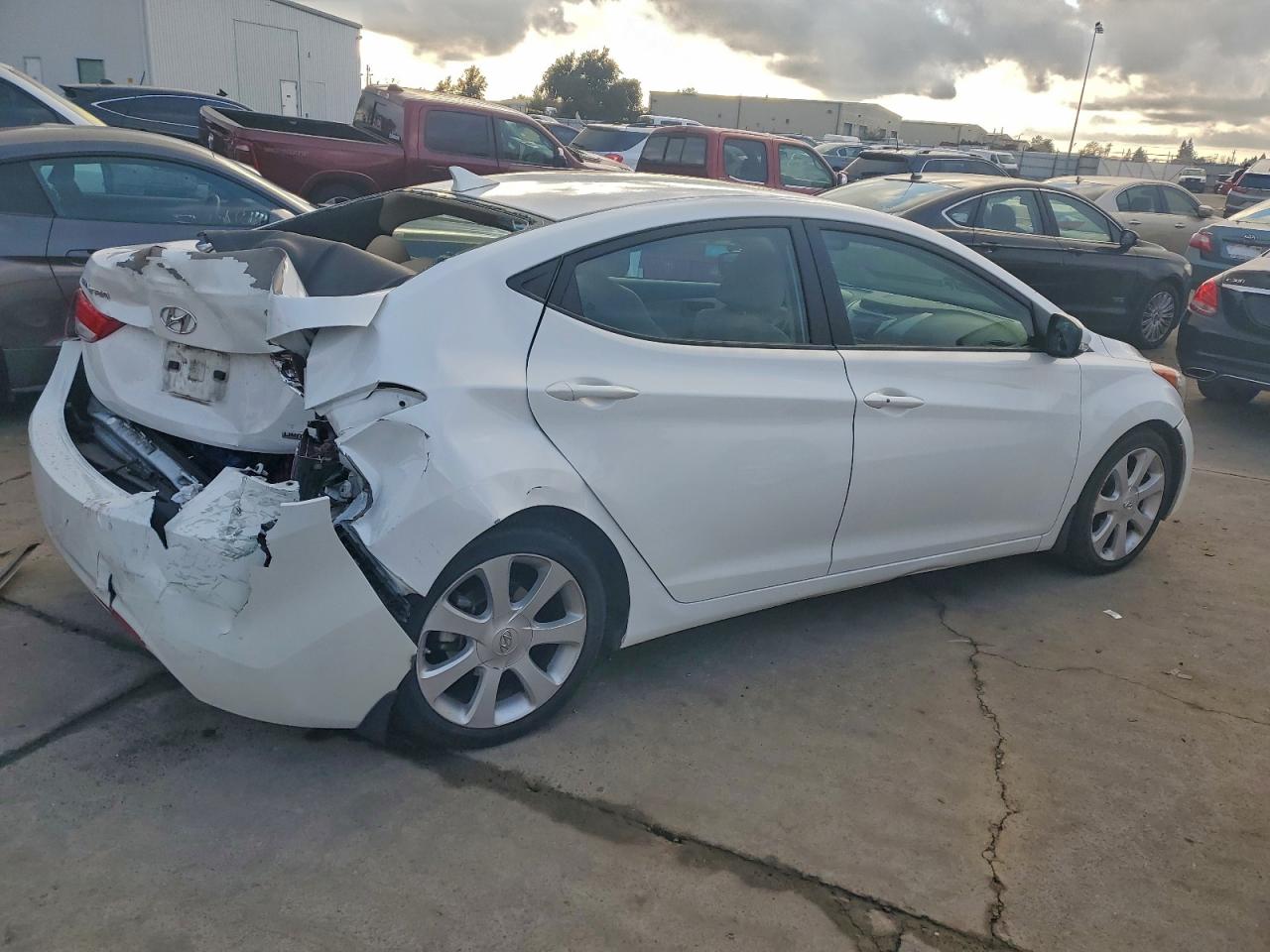 2013 HYUNDAI ELANTRA LIMITED photo 5
