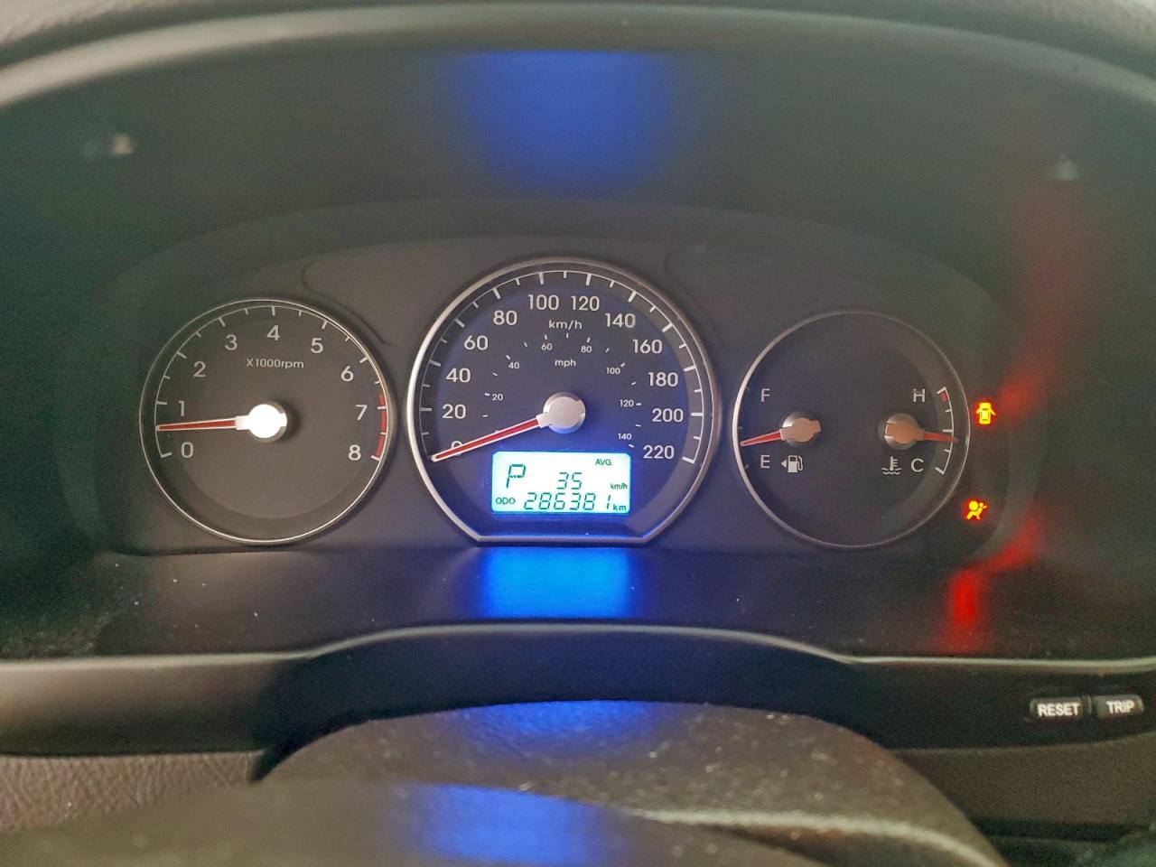 2010 HYUNDAI SANTA FE GLS photo 9