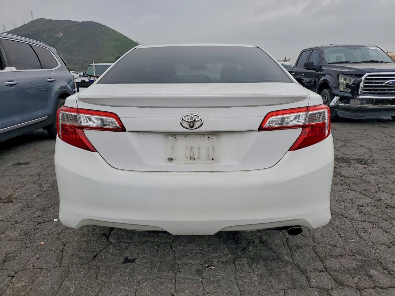 2013 TOYOTA CAMRY L photo 16