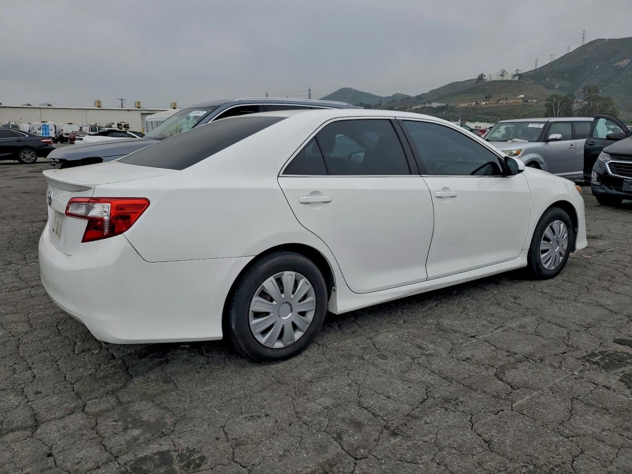 2013 TOYOTA CAMRY L photo 7