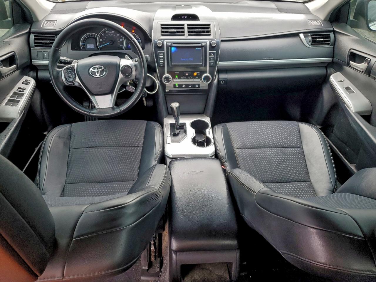 2013 TOYOTA CAMRY L photo 22