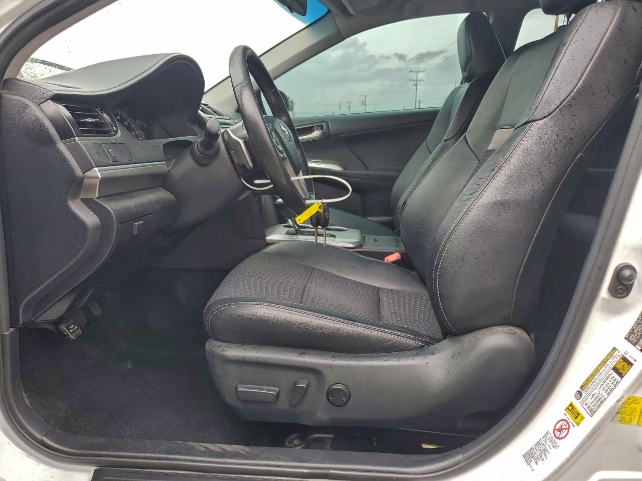 2013 TOYOTA CAMRY L photo 19