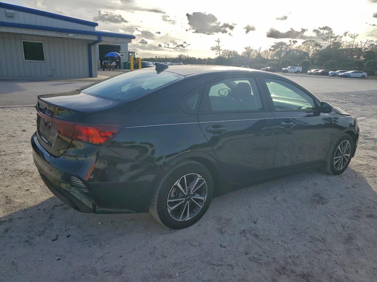 2023 KIA FORTE LX photo 5
