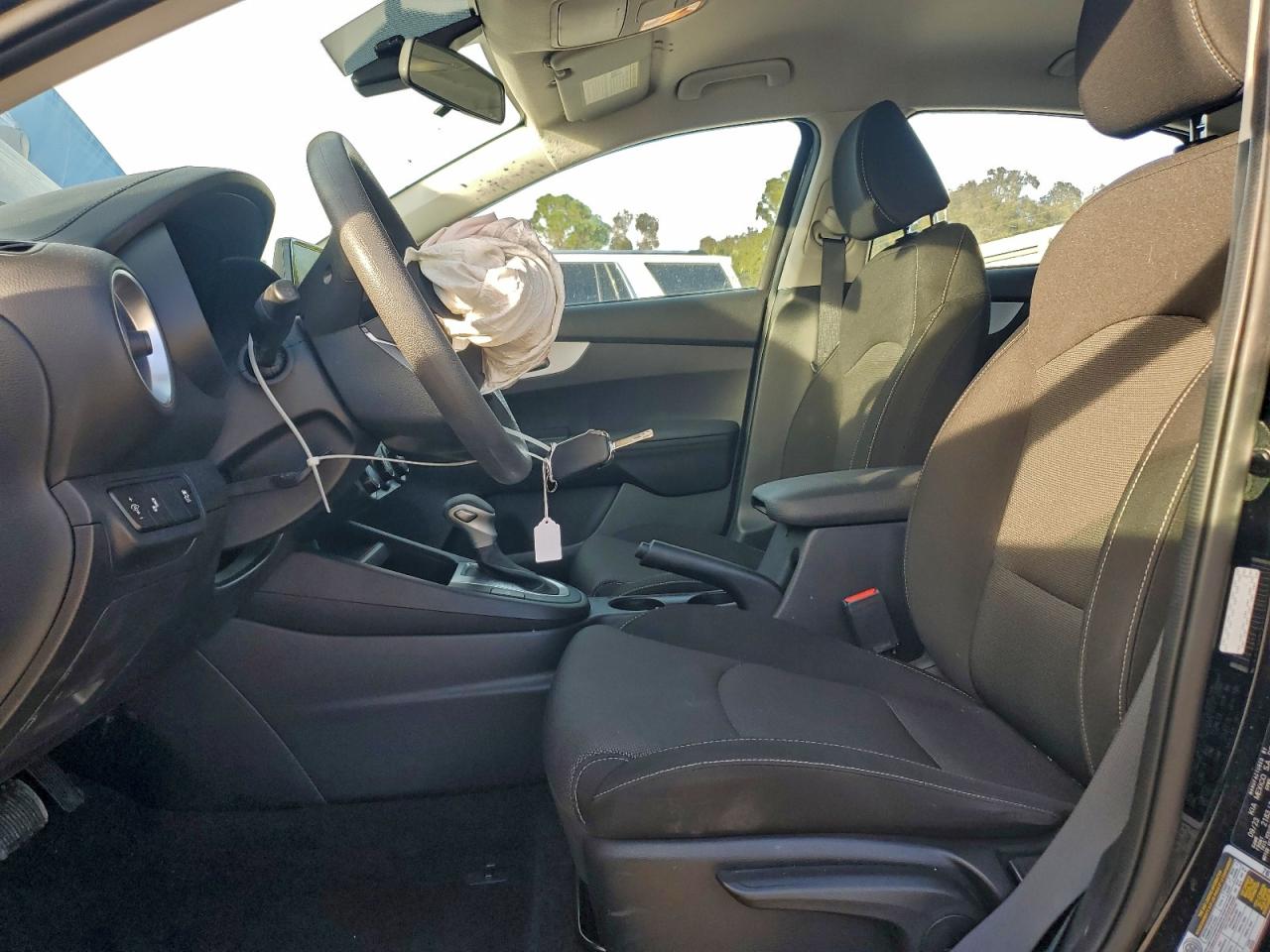 2023 KIA FORTE LX photo 13