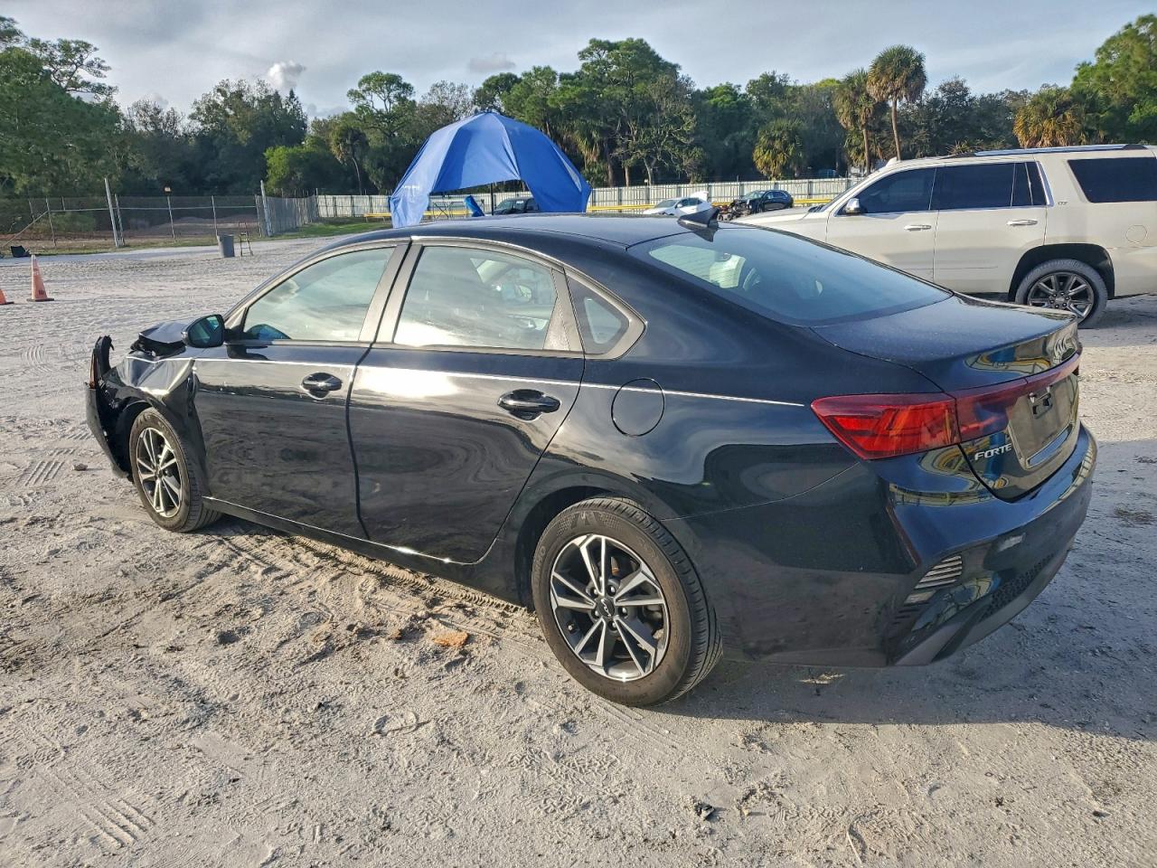 2023 KIA FORTE LX photo 3