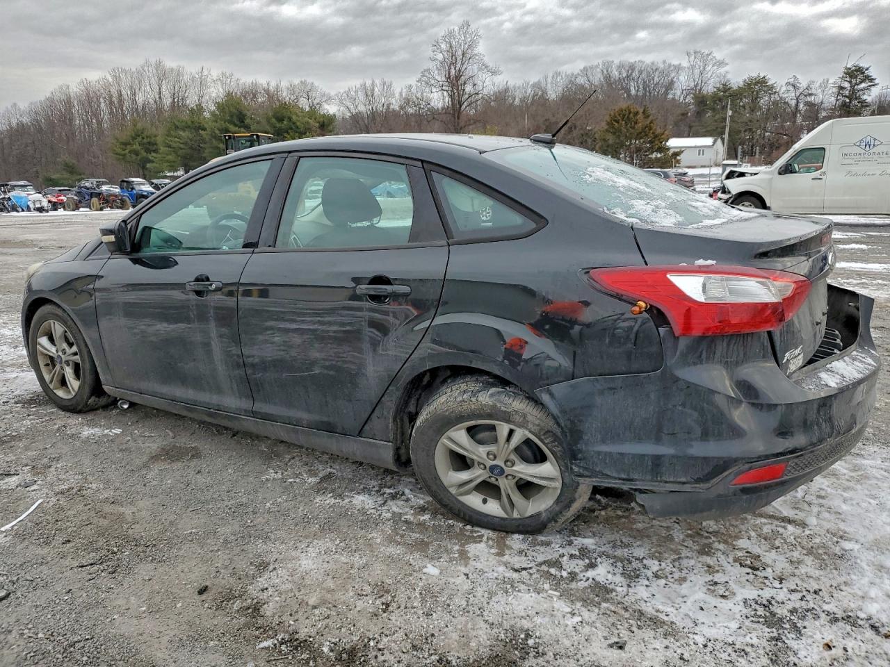 2014 FORD FOCUS SE photo 2