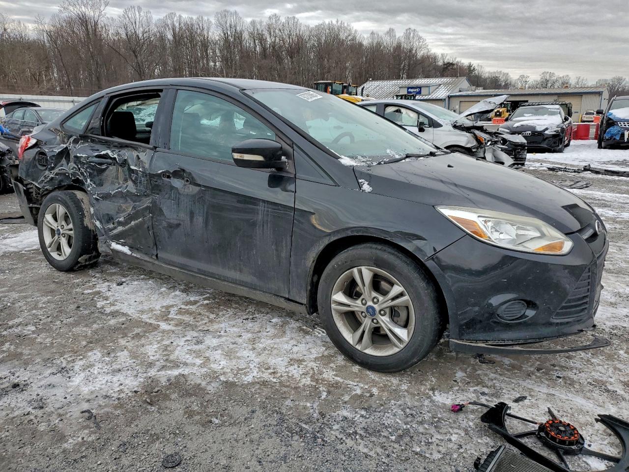 2014 FORD FOCUS SE photo 4