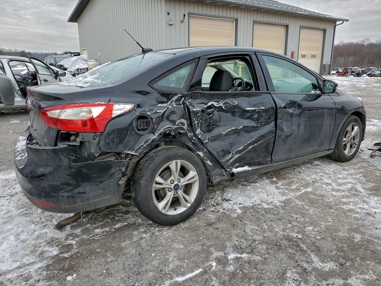 2014 FORD FOCUS SE photo 3