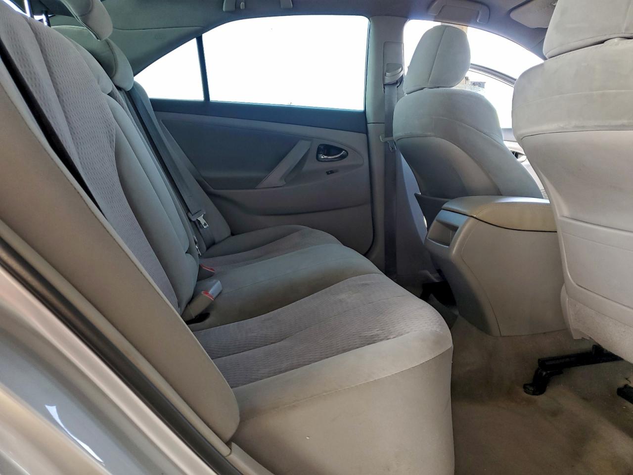 2011 TOYOTA CAMRY BASE photo 10