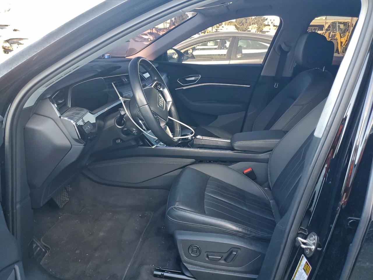 2021 AUDI E-TRON PREMIUM photo 13