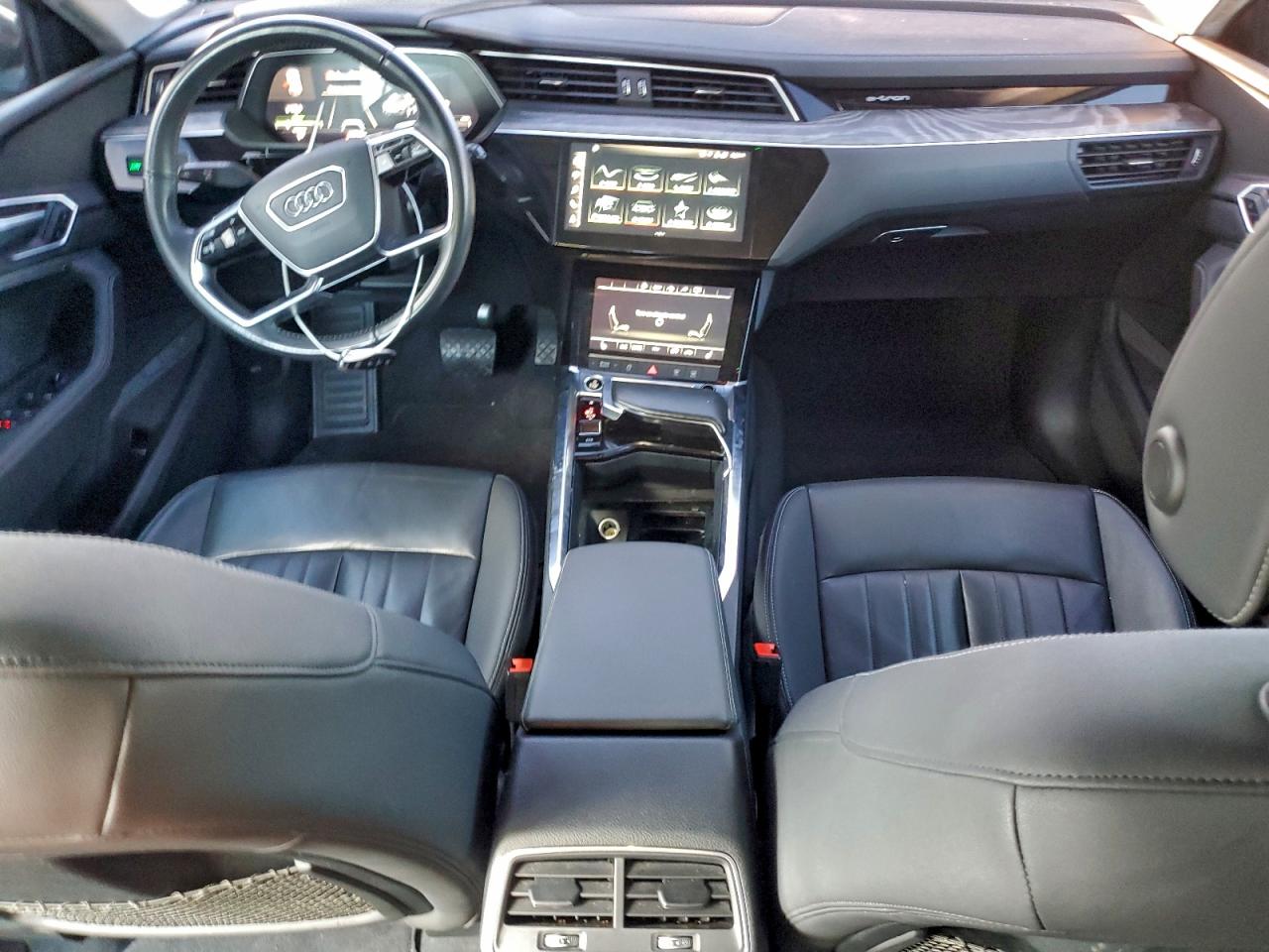 2021 AUDI E-TRON PREMIUM photo 15