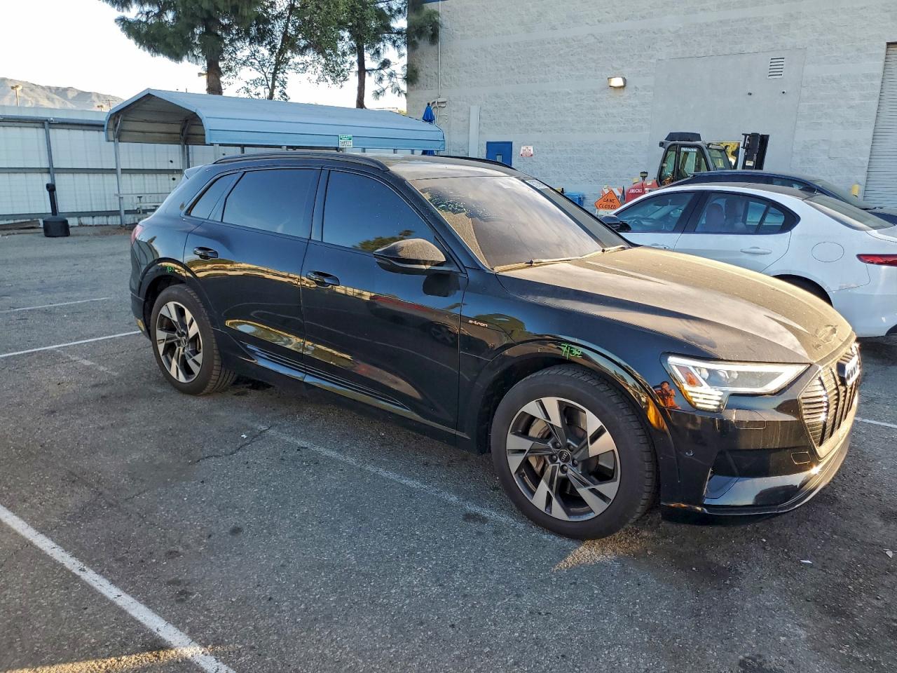 2021 AUDI E-TRON PREMIUM photo 7