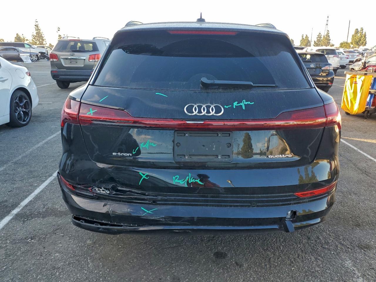 2021 AUDI E-TRON PREMIUM photo 11