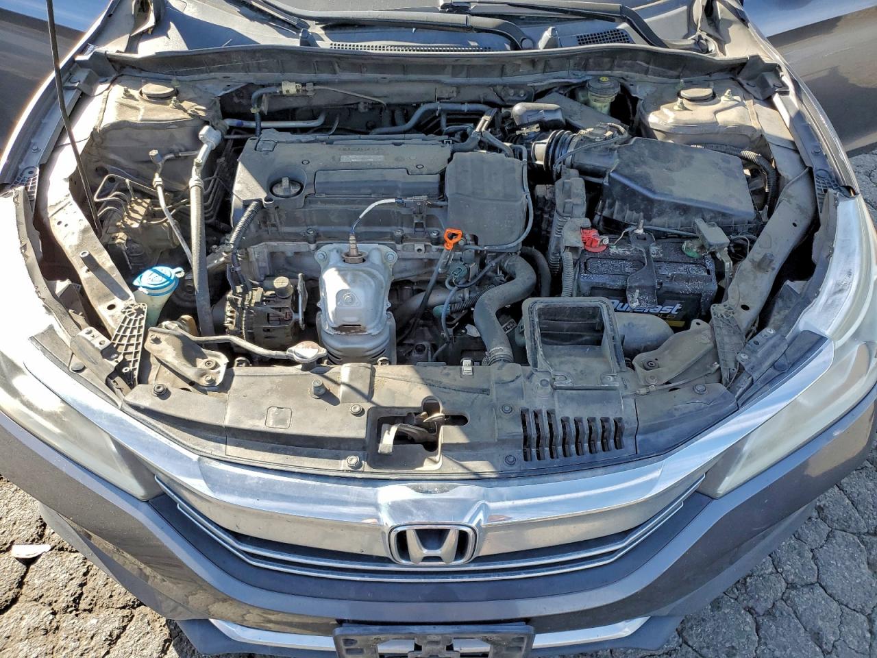 2017 HONDA ACCORD LX photo 31