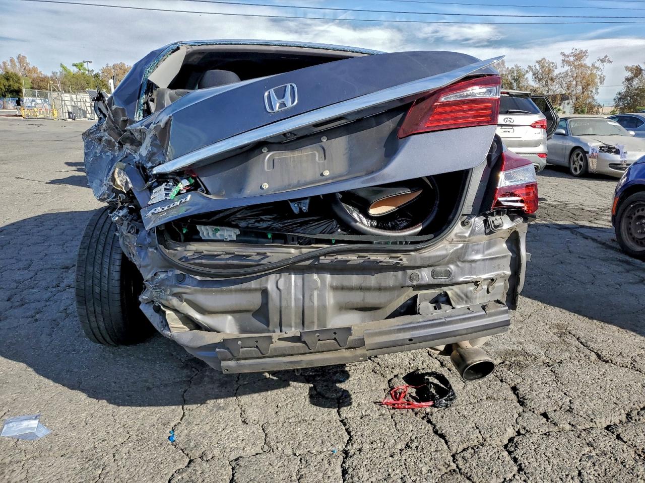 2017 HONDA ACCORD LX photo 16