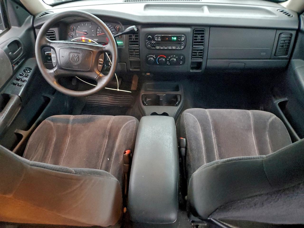 2002 DODGE DAKOTA QUAD SLT photo 8