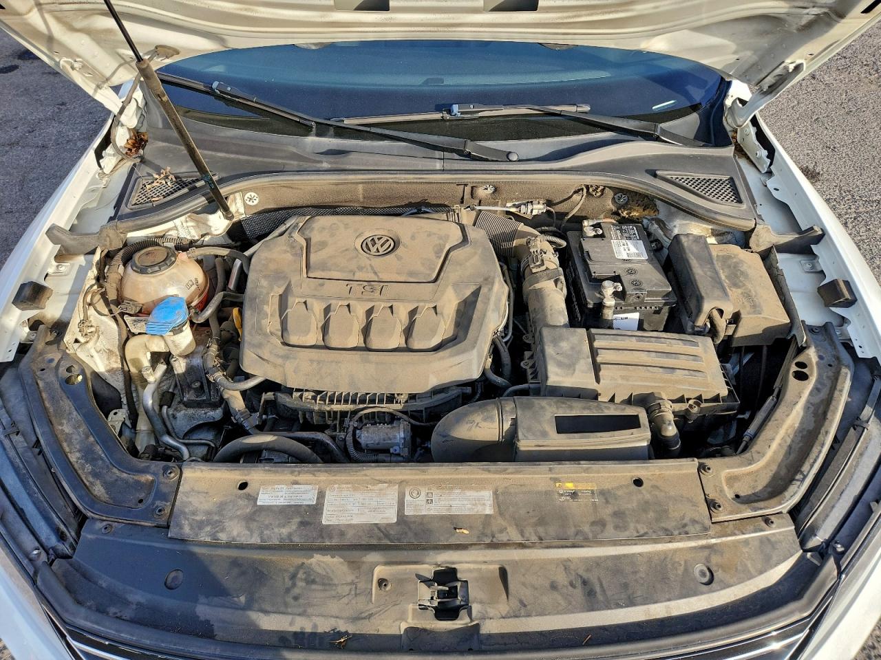 2019 VOLKSWAGEN PASSAT WOLFSBURG photo 21