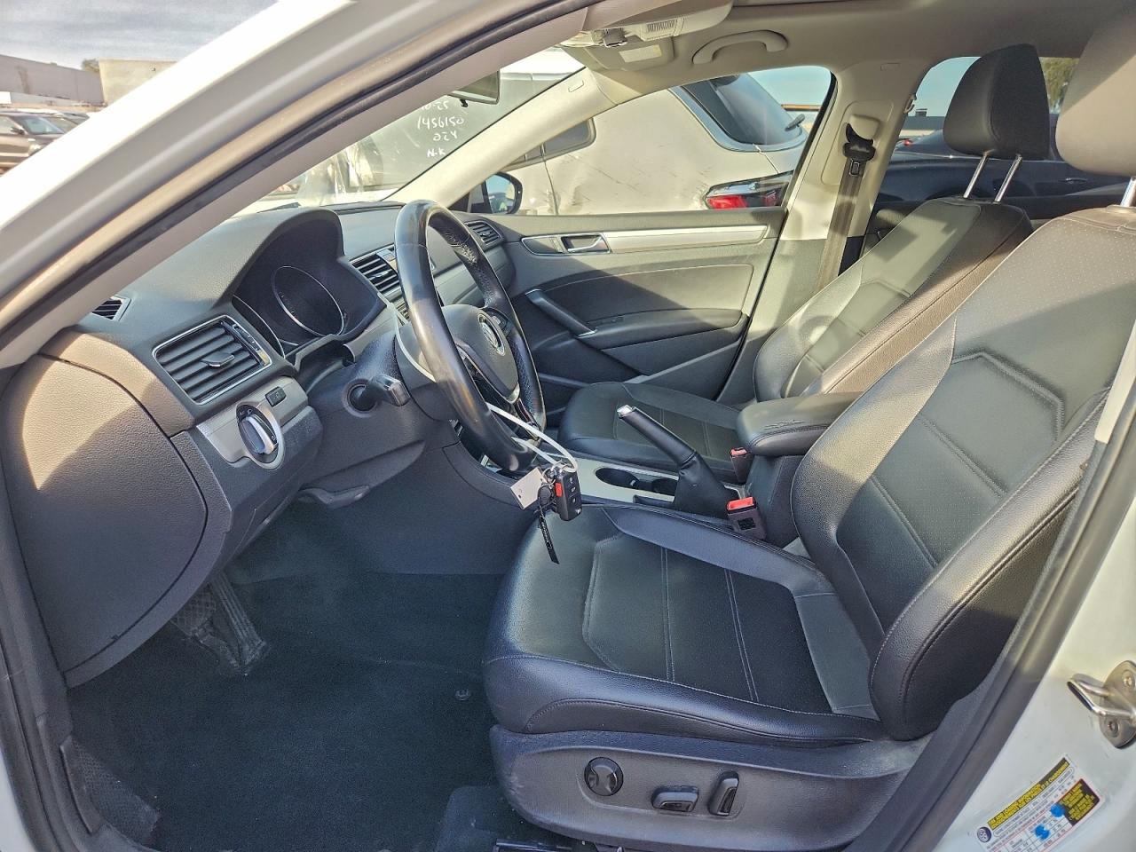 2019 VOLKSWAGEN PASSAT WOLFSBURG photo 13