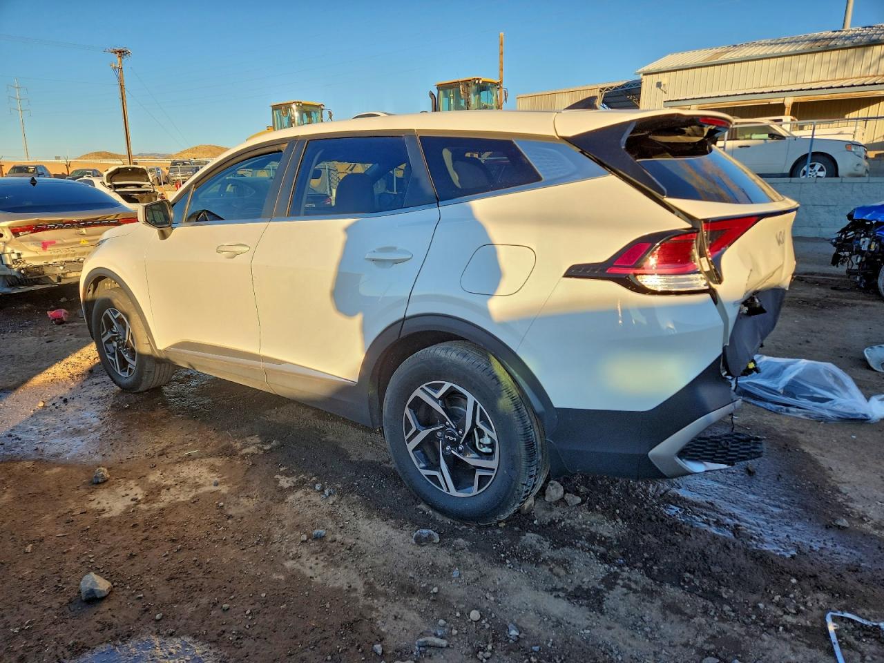 2023 KIA SPORTAGE LX photo 3
