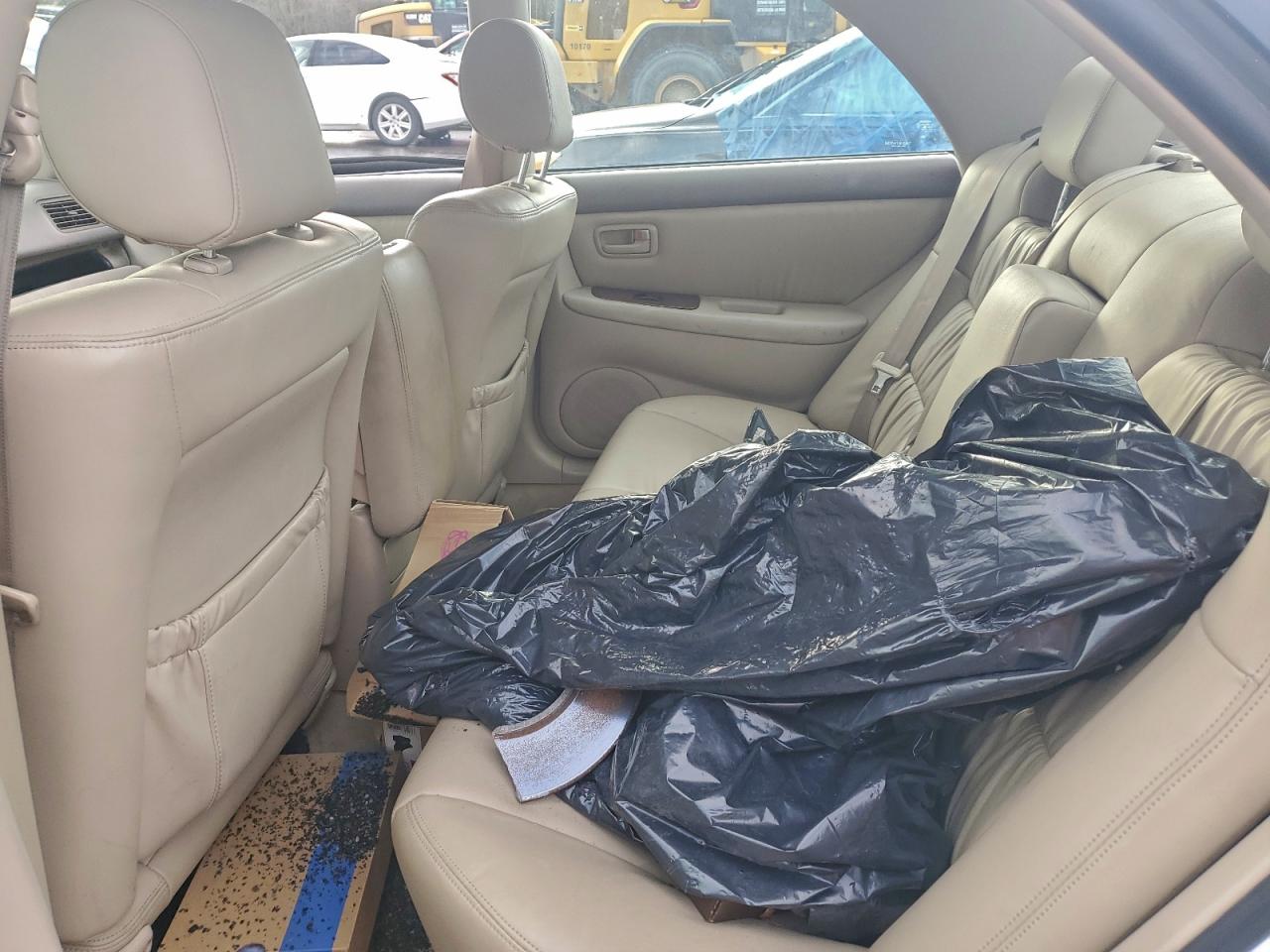 2001 LEXUS ES 300 photo 10