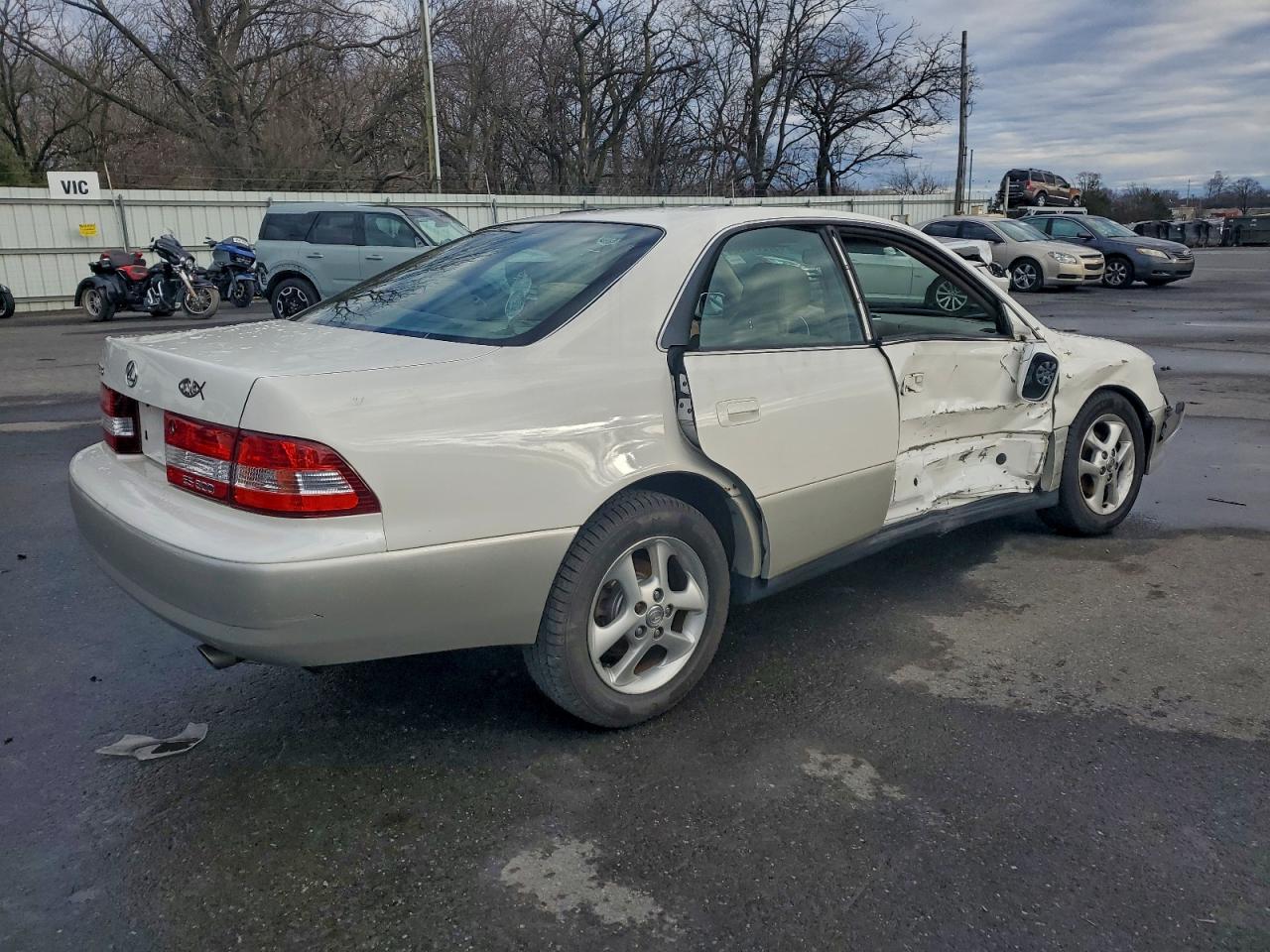 2001 LEXUS ES 300 photo 3
