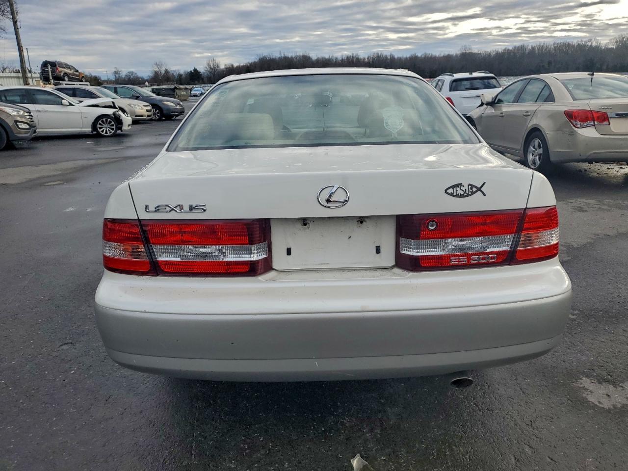 2001 LEXUS ES 300 photo 6