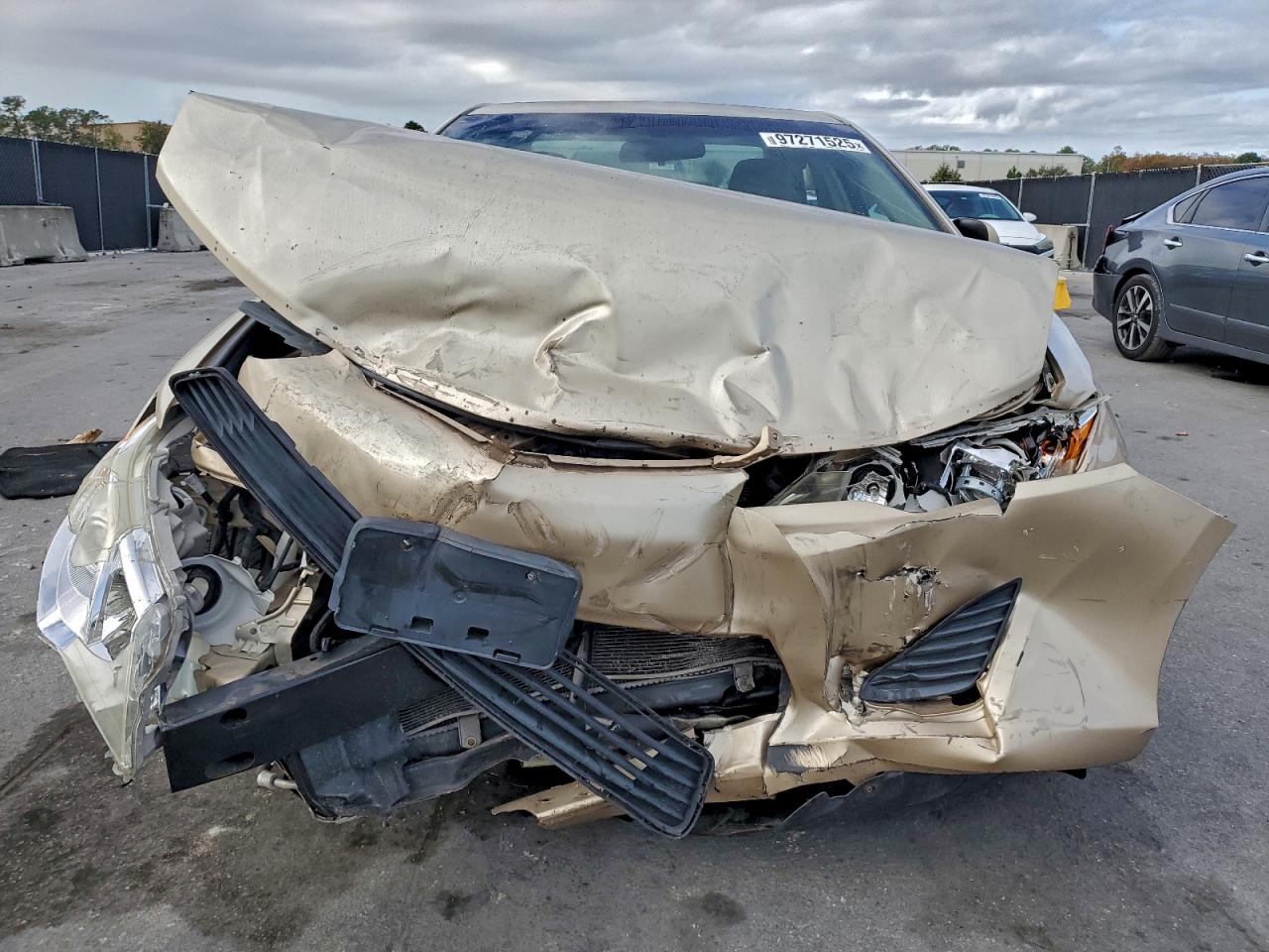 2012 TOYOTA CAMRY BASE photo 9