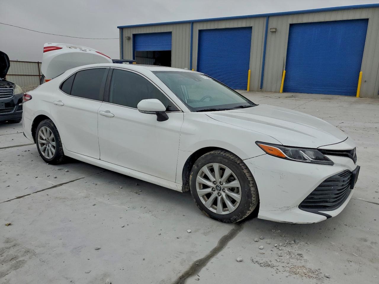 2020 TOYOTA CAMRY LE photo 7