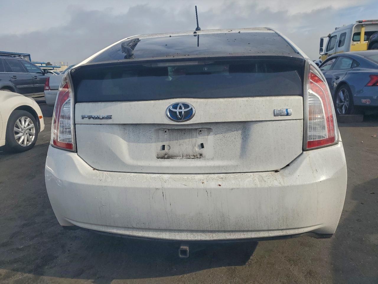 2013 TOYOTA PRIUS photo 6