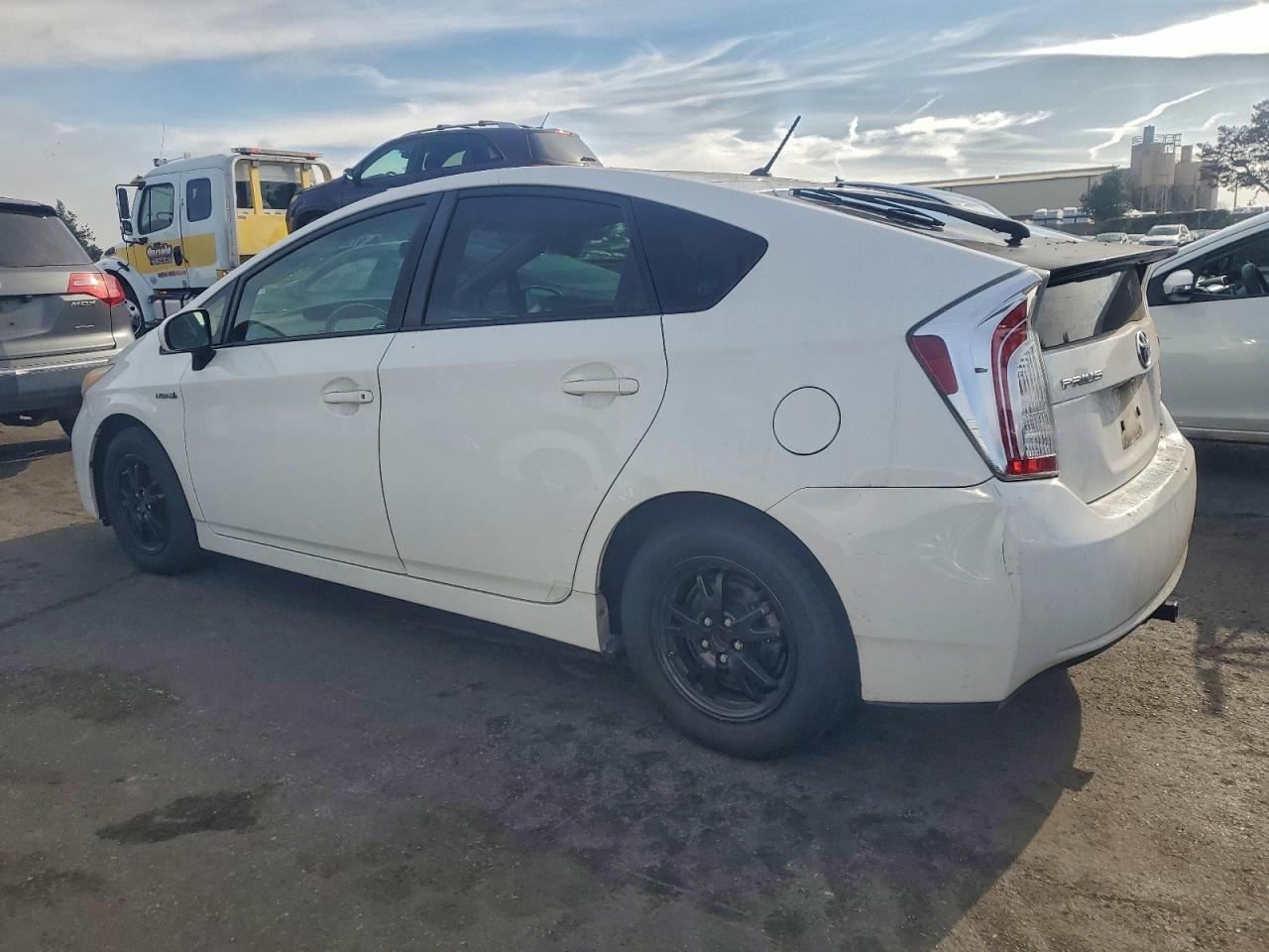 2013 TOYOTA PRIUS photo 2