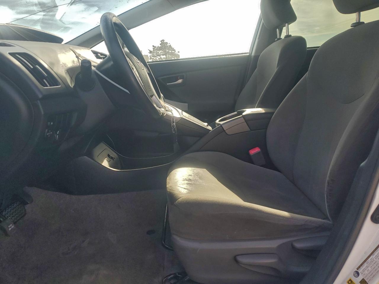 2013 TOYOTA PRIUS photo 7