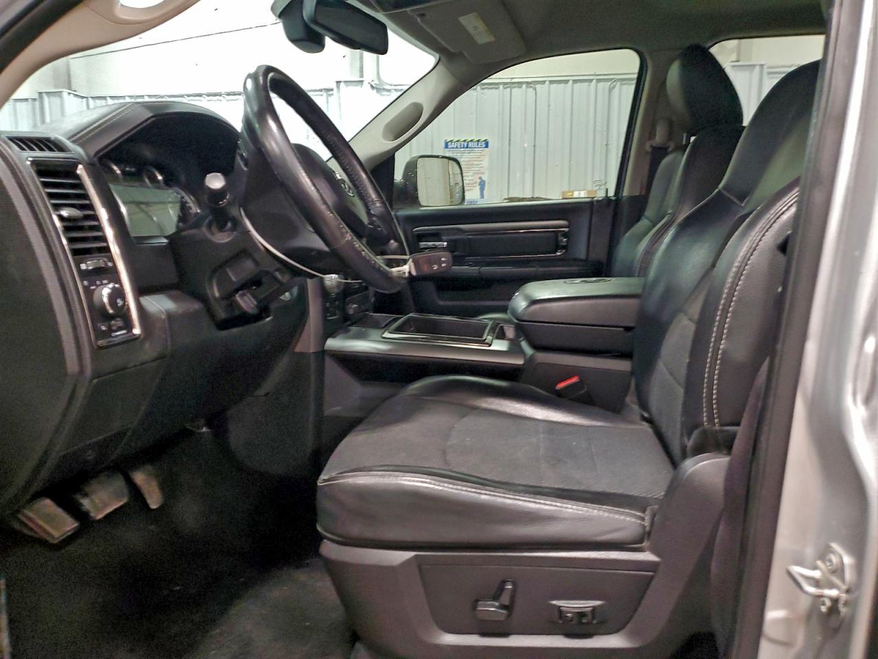 2015 RAM 1500 SPORT photo 7